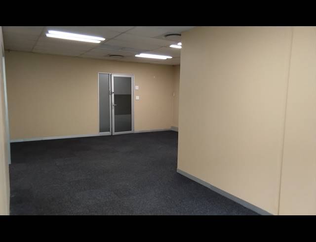 120M² OFFICE TO LET IN RIVERHORSE VALLEY